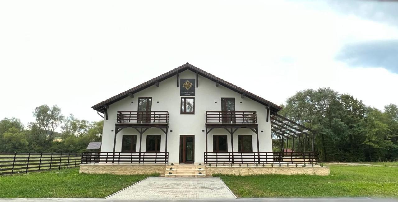 Casa Cu Flori Maramures Baia Mare Esterno foto