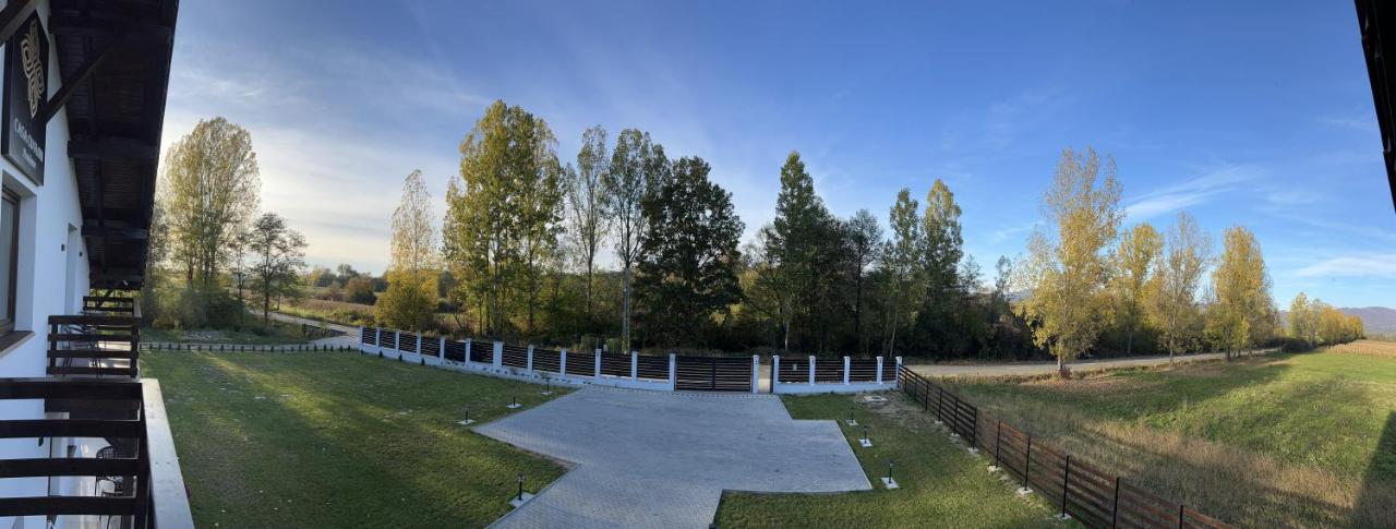 Casa Cu Flori Maramures Baia Mare Esterno foto
